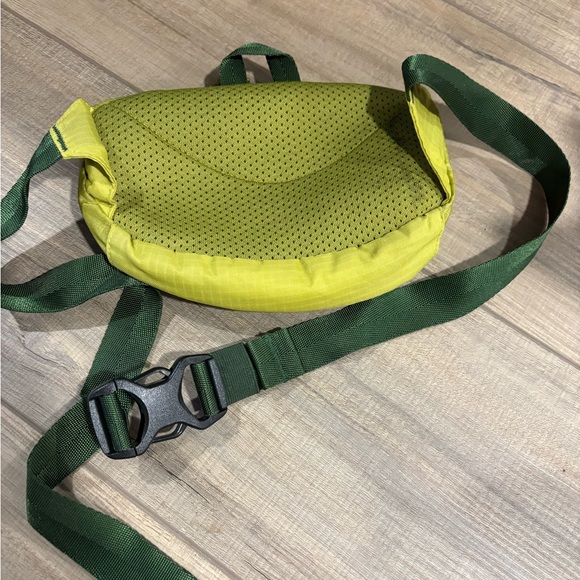 Patagonia Olive Green Belt Bag - Picture 2 of 3